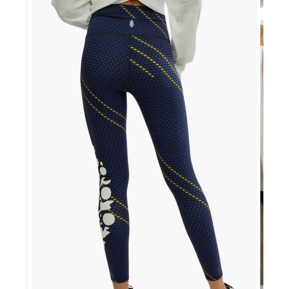 FP Movement Never Better Graphic Leggings S NWT - Picture 3 of 10